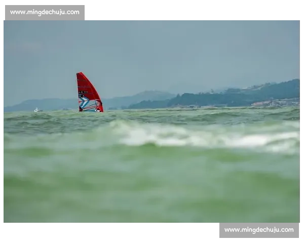 全运会帆板赛场：彝族姑娘阿于五牛的山海逐梦路