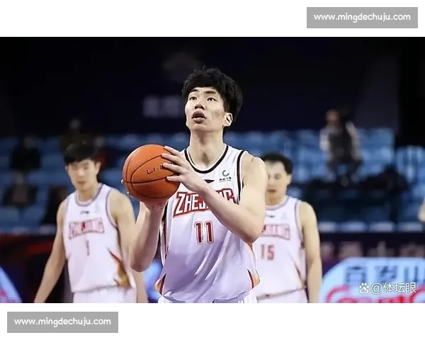 2 米 23 余嘉豪爆发!西乙轰 12+4 破低迷,放弃 600 万太值 2 米 23 余嘉豪爆发!西乙轰 12+4 破低迷,放弃 600 万太值